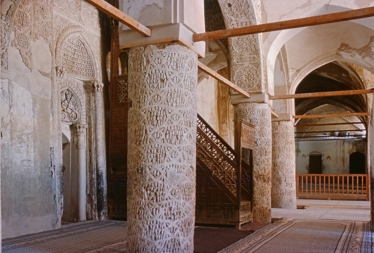 Sala di preghiera con colonne e mihrab (nicchia di preghiera), probabilmente costruita nel X secolo da Unbekannt