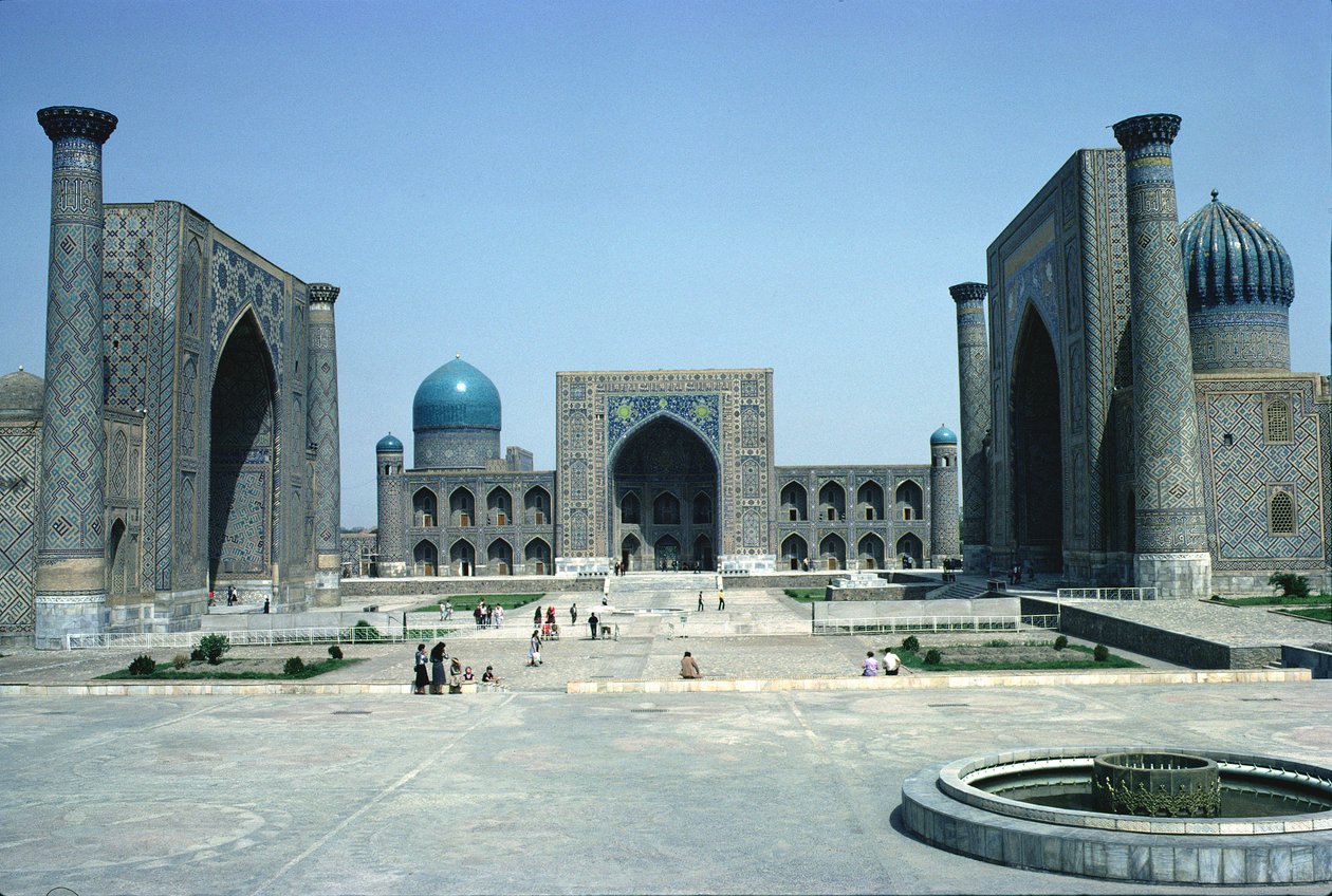 Registan, con i tre collegi religiosi musulmani (madrase) da Unbekannt