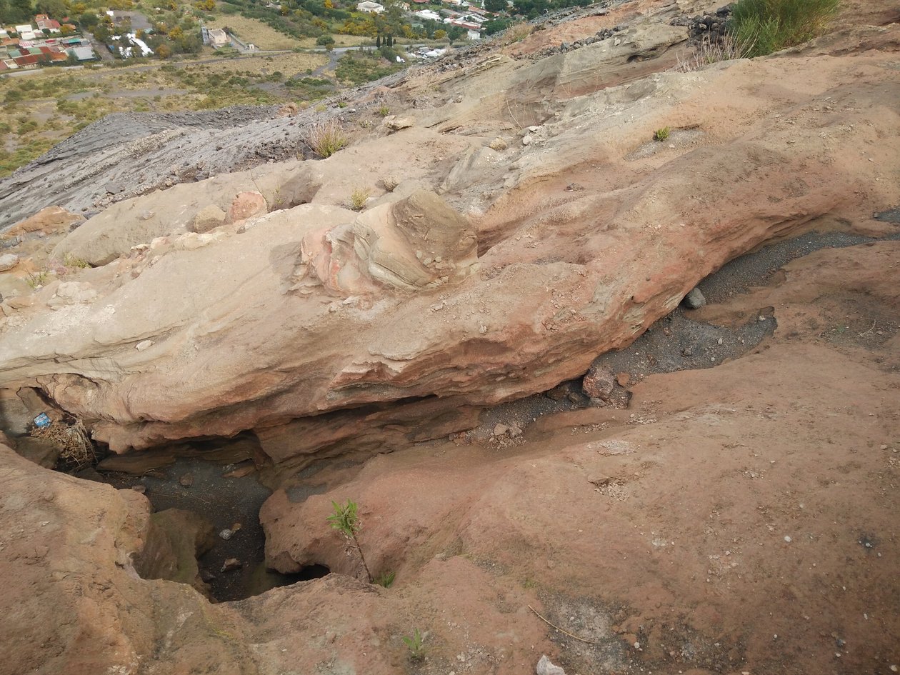 Dettaglio della roccia, 2019 (foto) da Alec Hunter