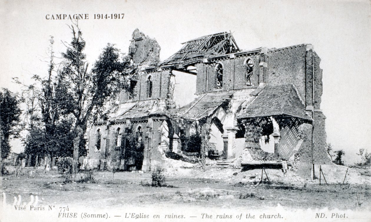 Rovine della chiesa nel villaggio di Frise, Somme, Francia 1914-1918 da Unbekannter Künstler