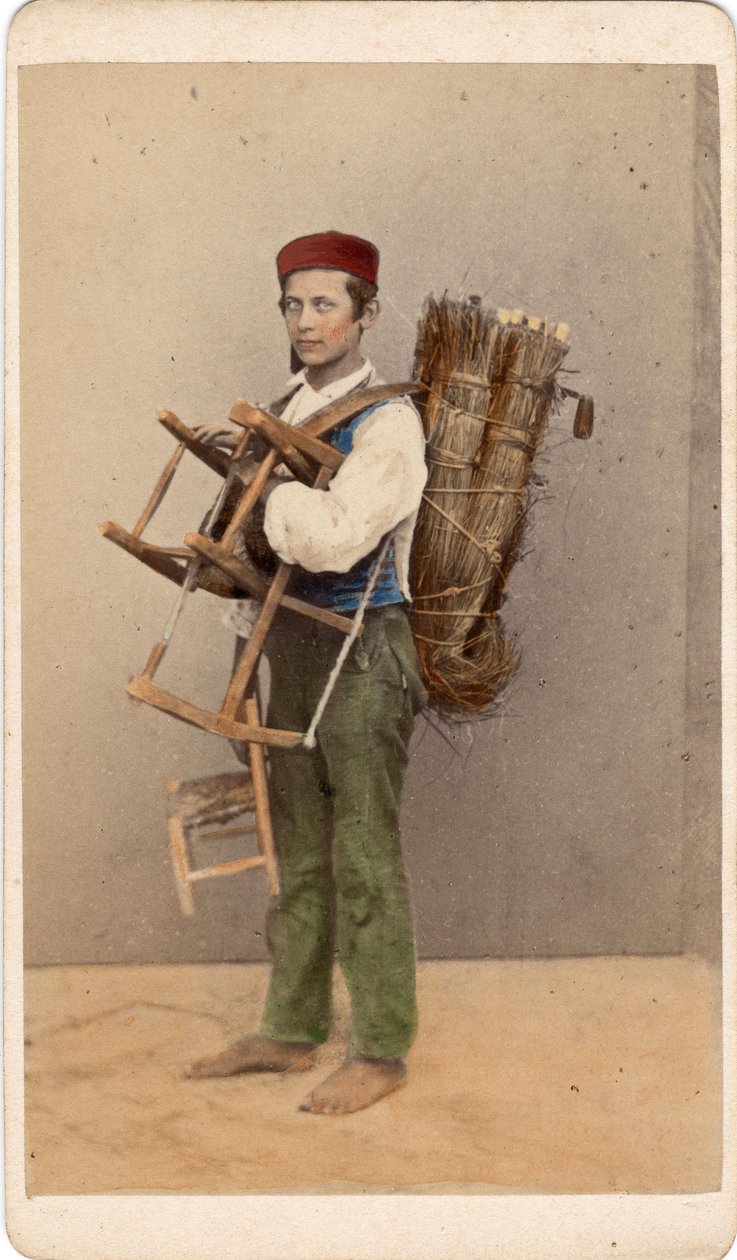 Piccoli mestieri: ritratto di un giovane riparatore di sedie, Venezia. Stampa del XIX secolo su cartone Dim. 10,5x6 cm da Unbekannt