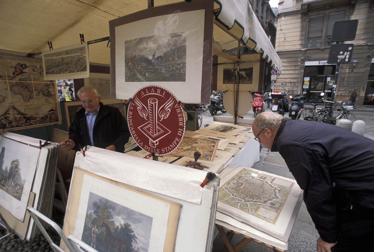 Bancarella che vende stampe, Piazza del Carmine, Milano, Lombardia, Italia da Unbekannt