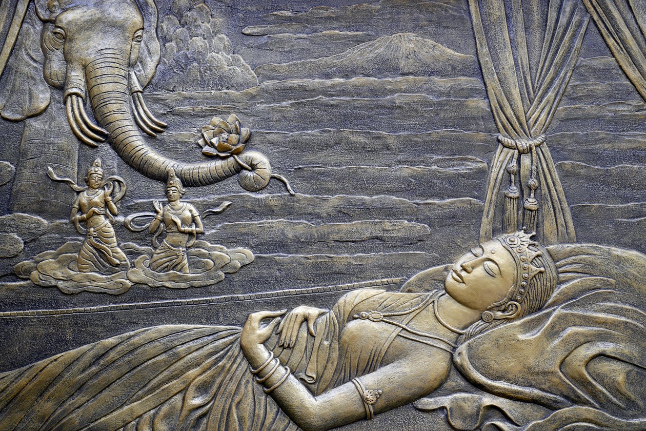 La vita del Buddha, Siddhartha Gautama, La madre del Buddha Maya sogna l