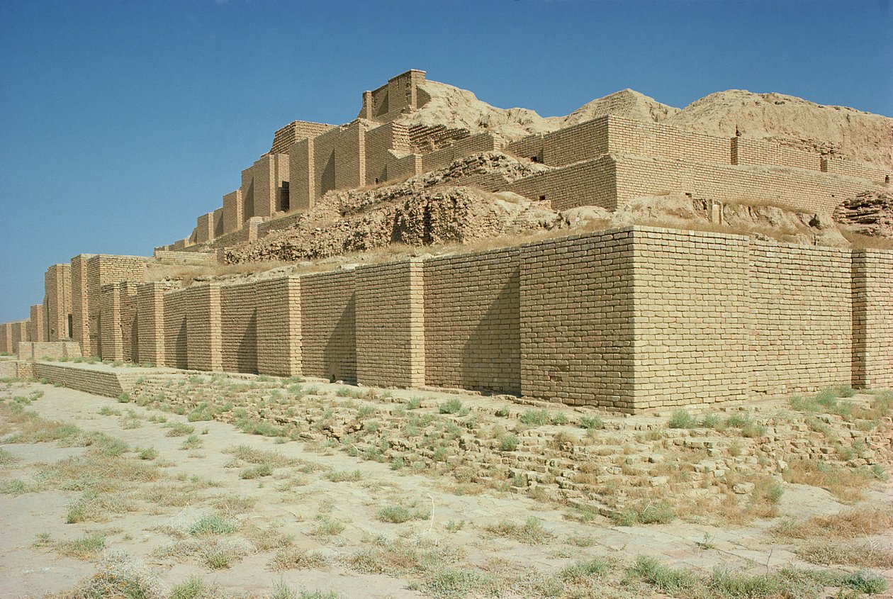 Vista da sud dello Ziggurat, costruito dal re elamita Untash-Gal (c.1265-46 a.C.) da Unbekannt