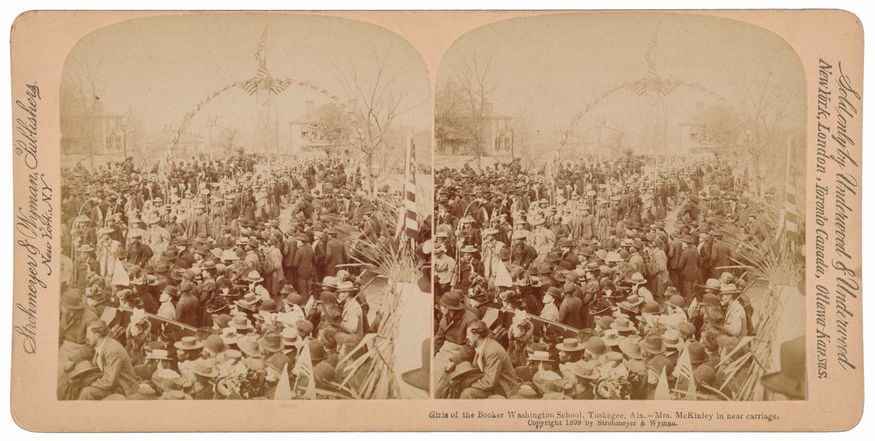"Ragazze della Booker T. Washington School, Tuskegee, Alabama, la signora McKinley in carrozza", 1899 (foto) da Underwood & Underwood