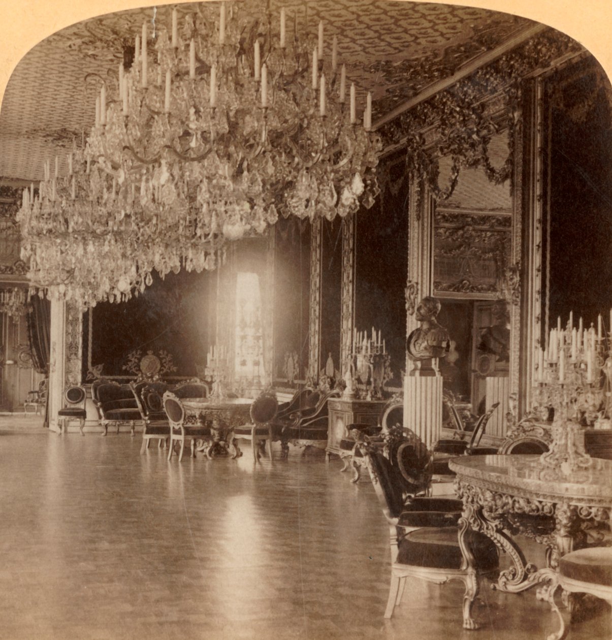 Nella splendida residenza del Re Oscar II, Palazzo Reale Stoccolma, Svezia, 1902 da Underwood and Underwood