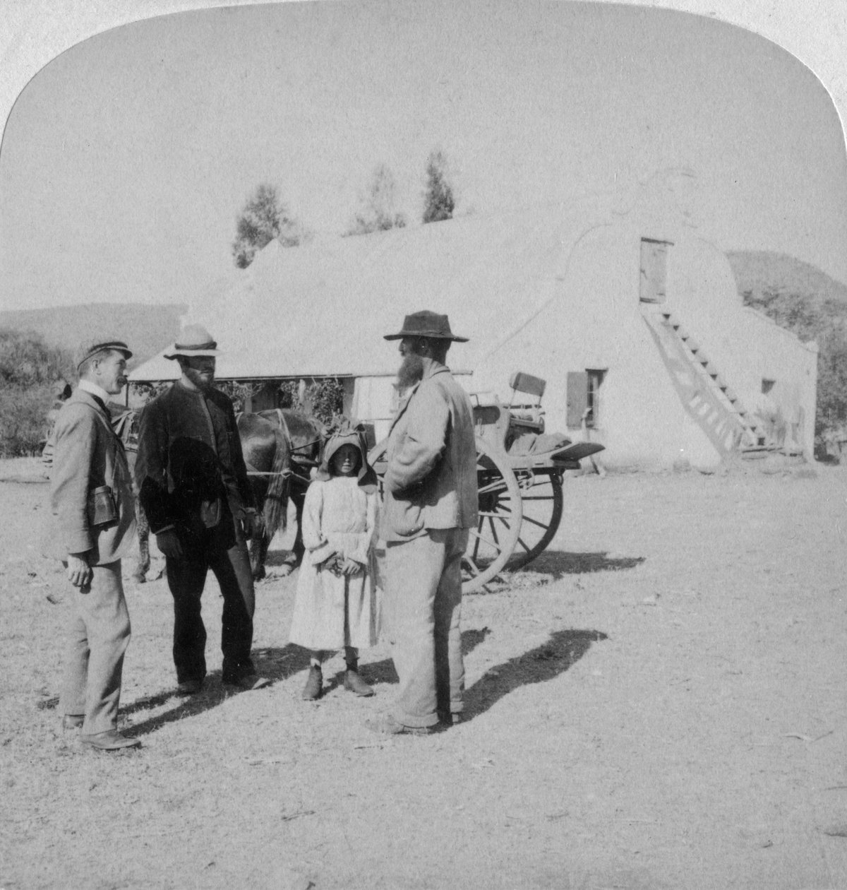 Intervista a un contadino boero nella sua casa vicino a Brandfort, Sudafrica, Guerra Boera da Underwood and Underwood