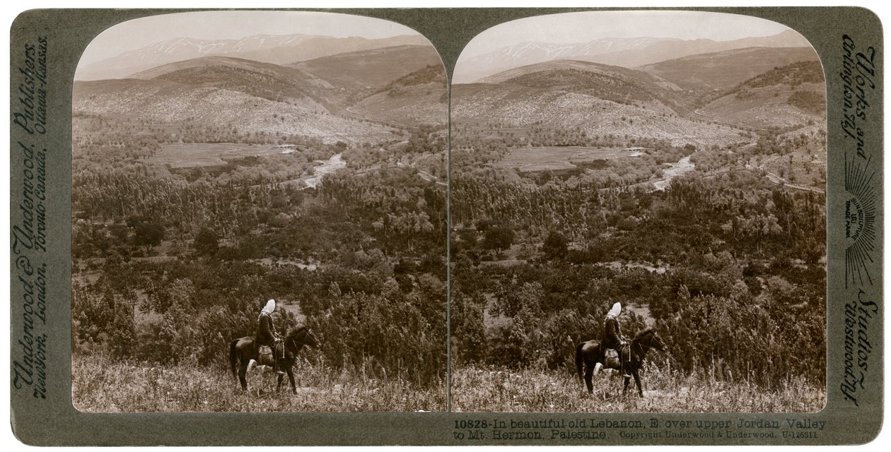 Libano, vista a est sulla Valle del Giordano superiore verso il Monte Hermon, 1900 da Underwood and Underwood