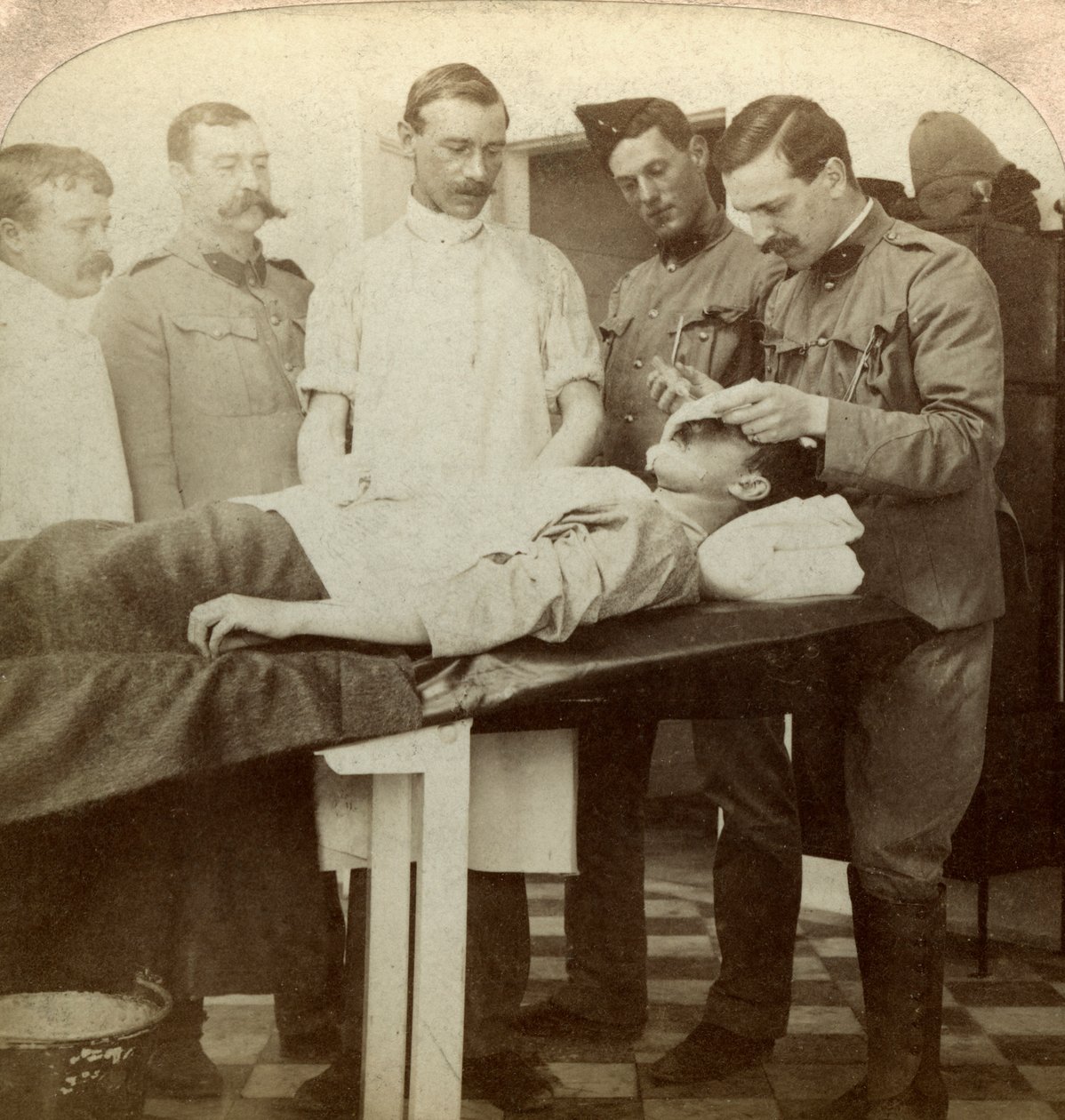 Soldato caduto al fronte, Ospedale di Wynberg, Città del Capo, Sudafrica, Guerra Boera, 1899-1902 da Underwood and Underwood