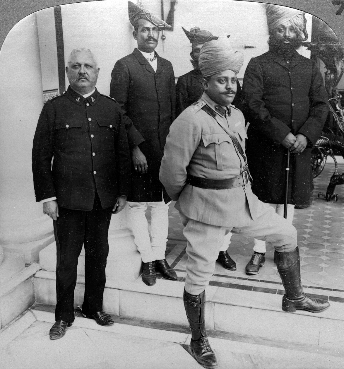 Il Maharaja di Gwalior a casa, Madhya Pradesh, India, c1900 da Underwood and Underwood