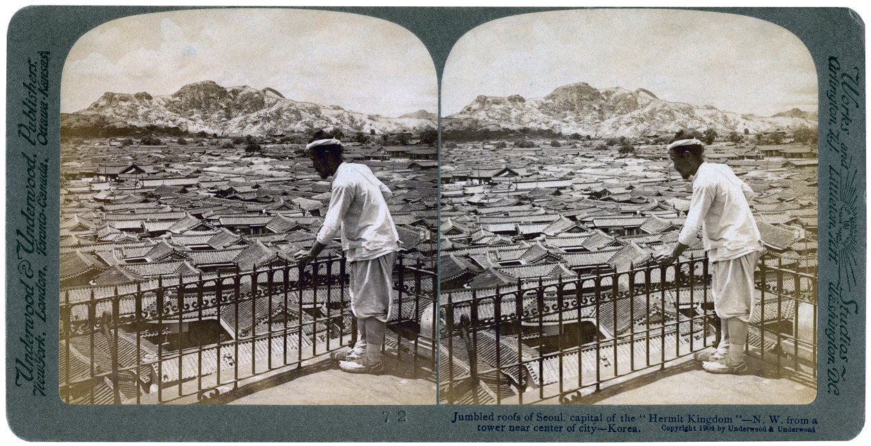 I tetti disordinati di Seoul, capitale del Regno Eremita di Corea, 1904 da Underwood and Underwood