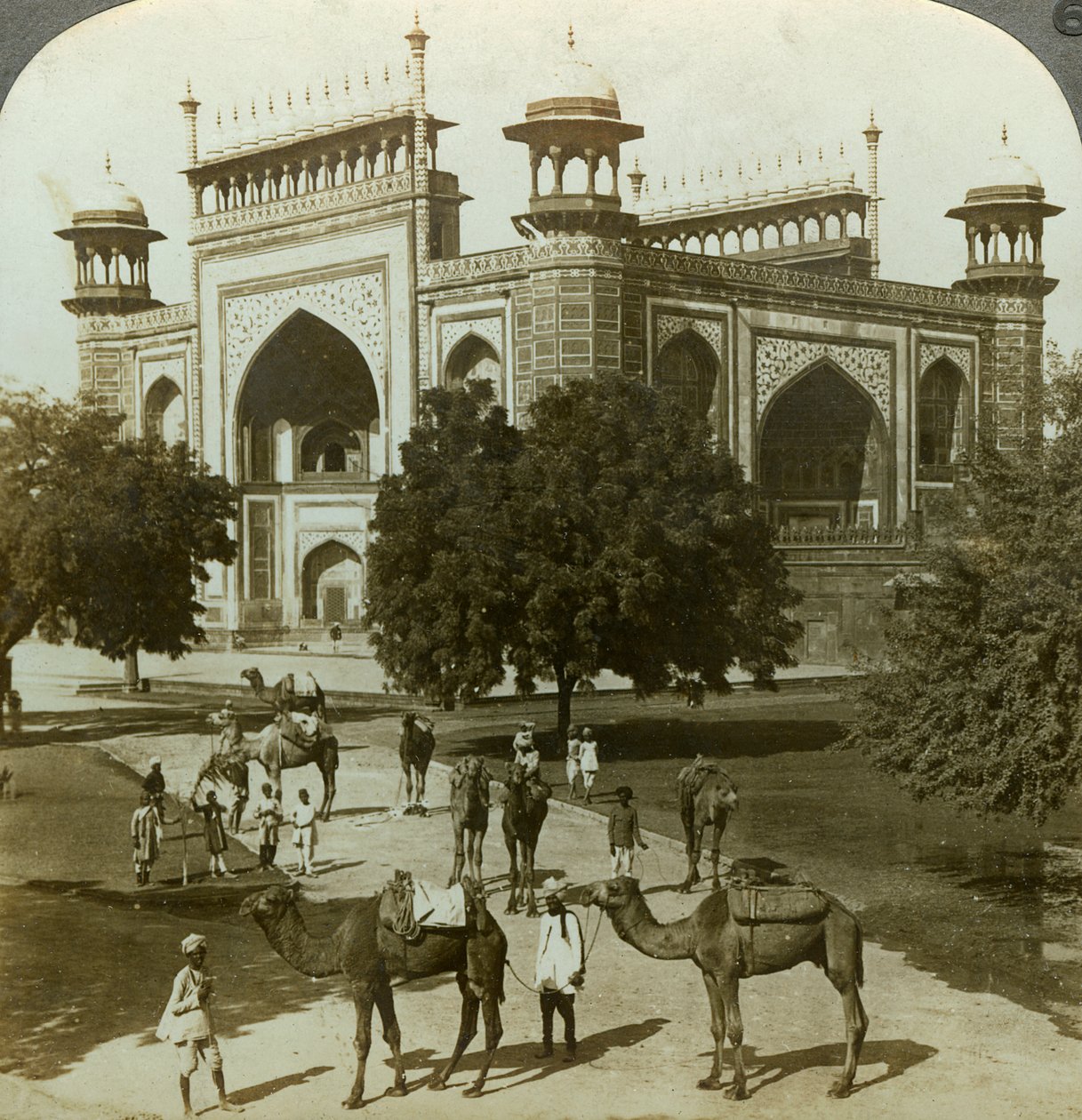 Tomba di Akbar, Sikandarah, Uttar Pradesh, India, c1900s da Underwood and Underwood