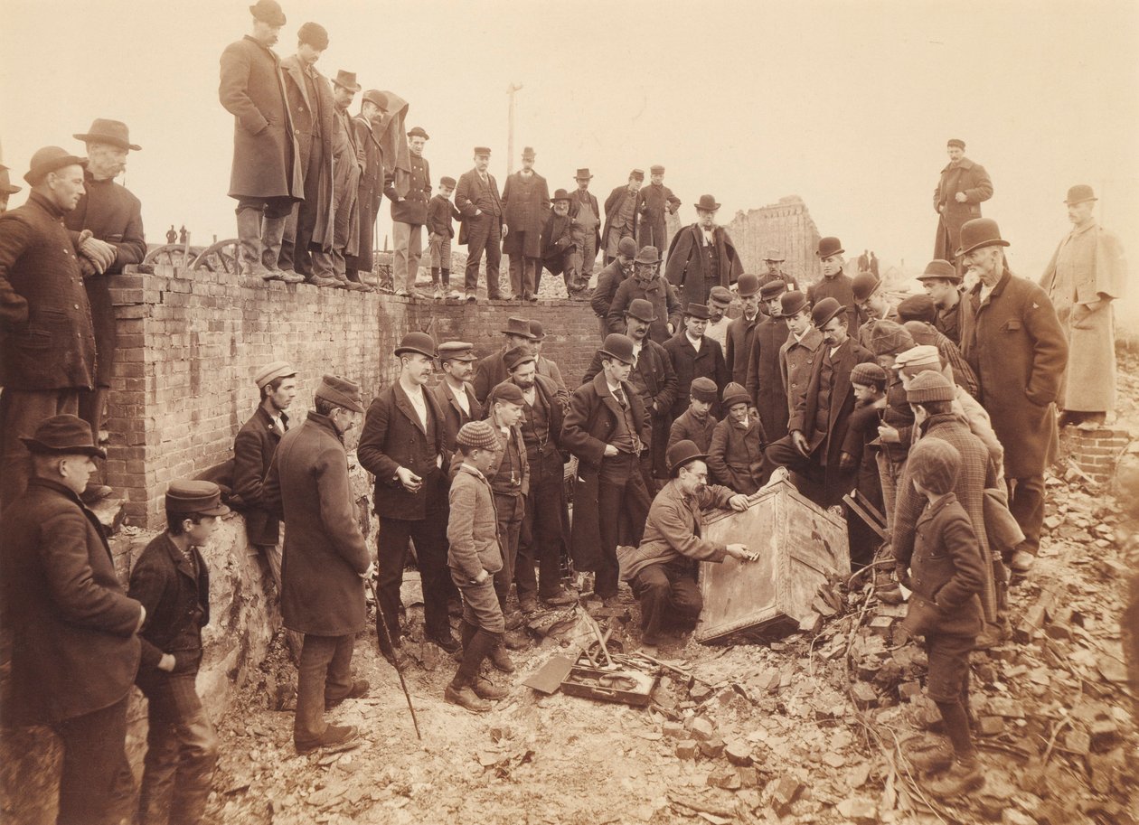 [Apertura della cassaforte di Miller e Bisbee] da Unidentified