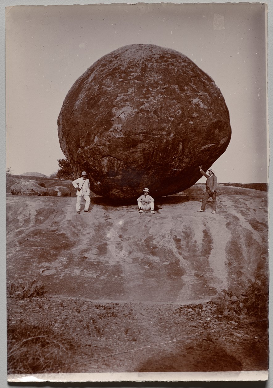 La palla di burro di Krishna, Mahabalipuram da Unidentified Photographer