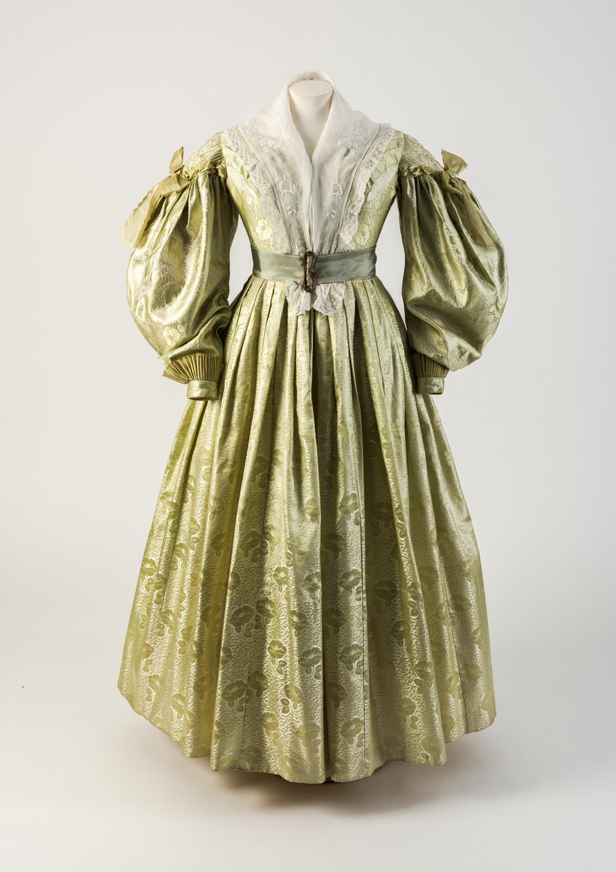 Abito in seta verde chiaro con maniche a gigot, 1835 da Unbekannt Unbekannt