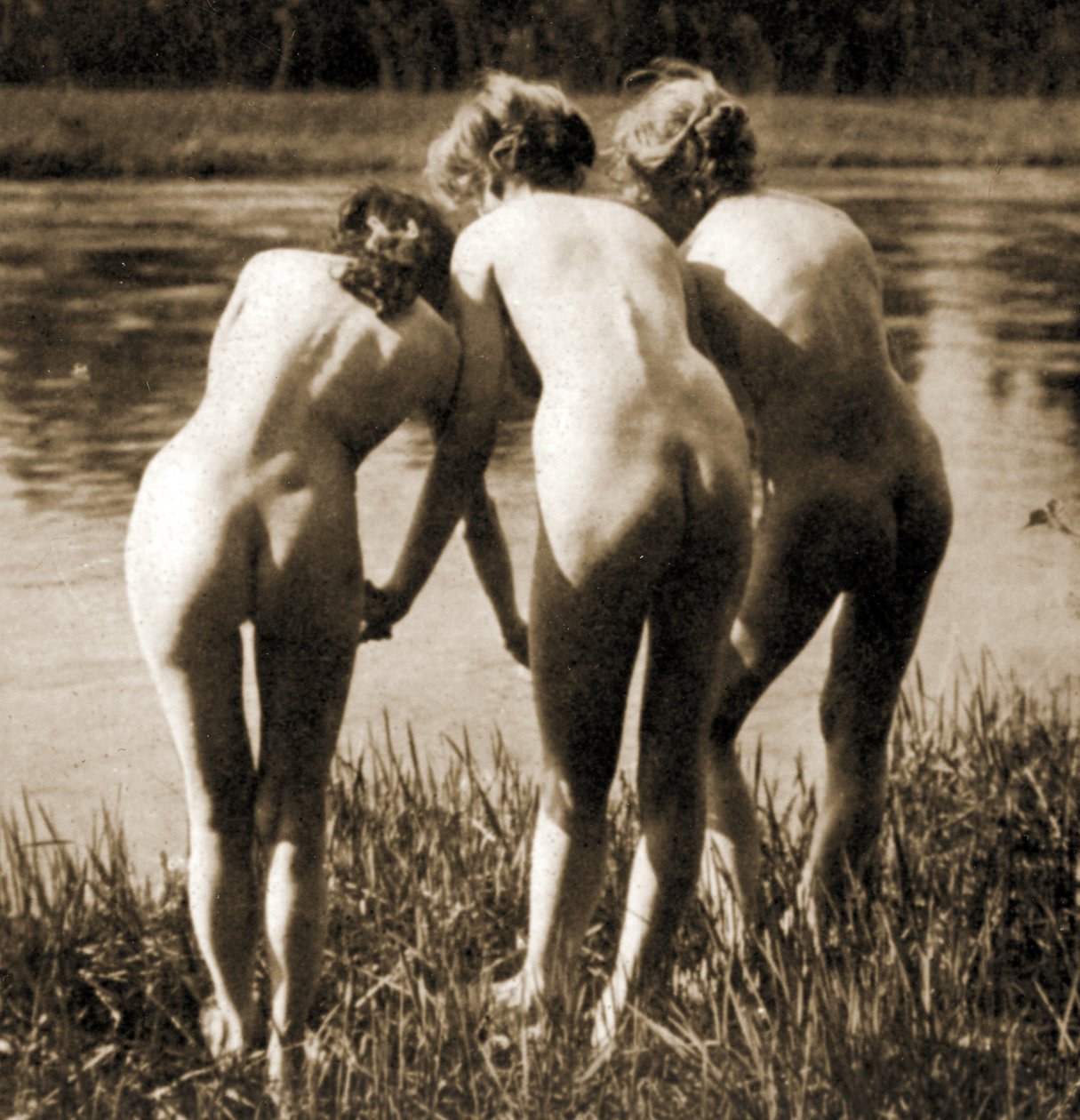 Tre Grazie, un trio di nudi femminili, c.1900 da Unknown