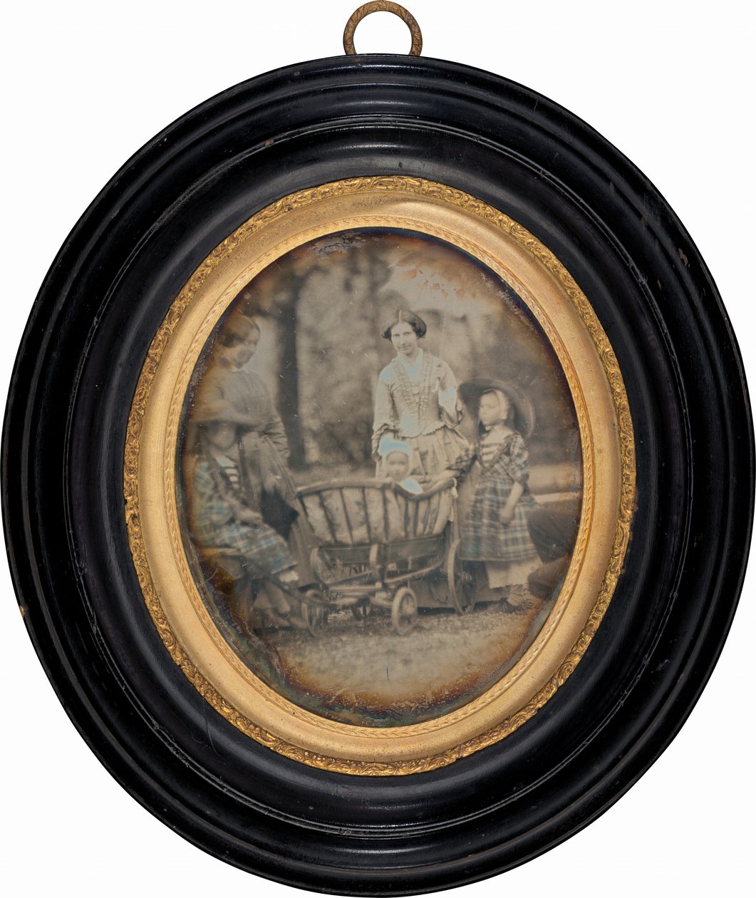 Due Donne e Tre Bambini in Giardino da Unknown 19th Century