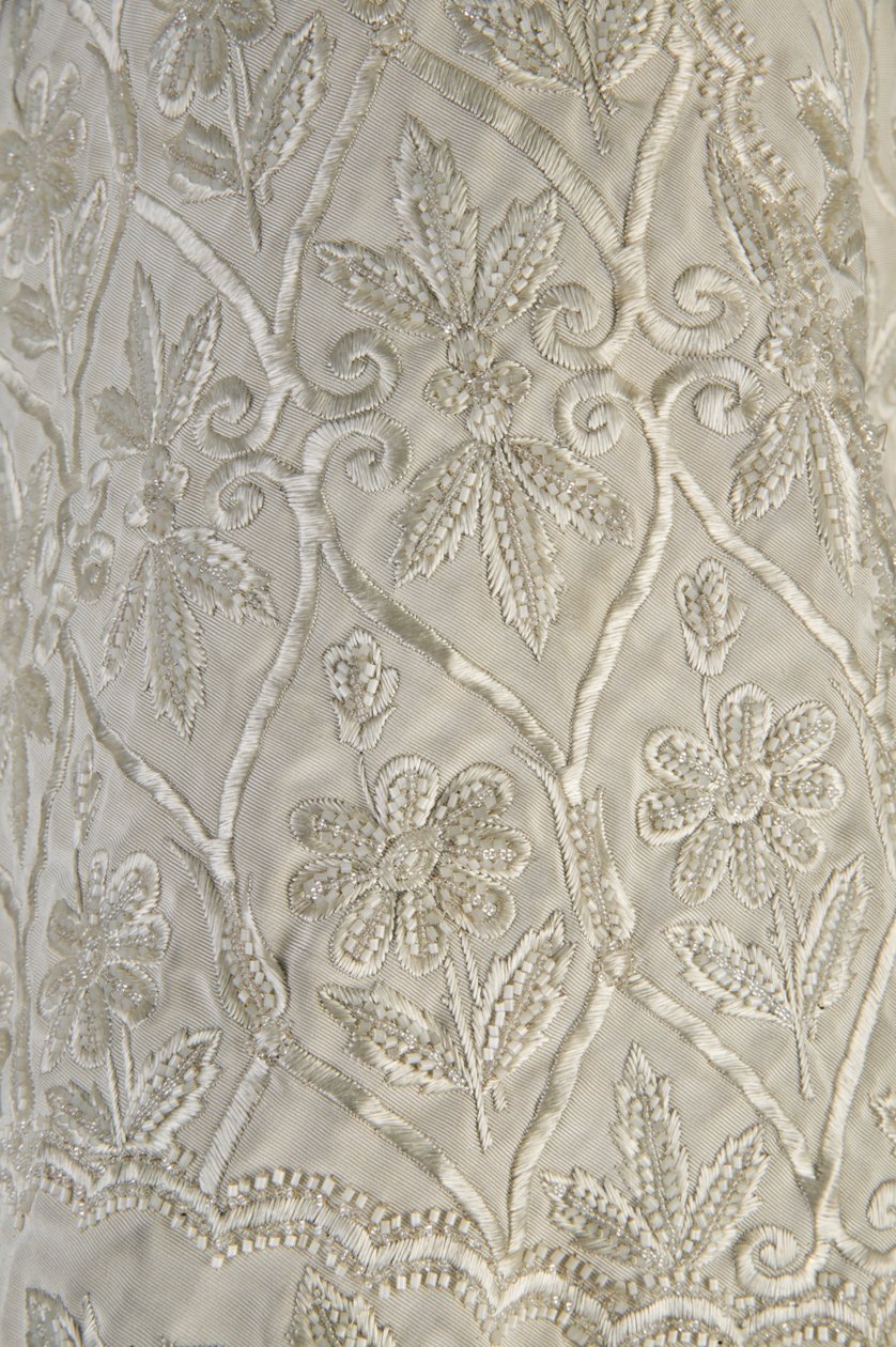 Cappotto di Bertha Palmer, c.1870 (dettaglio del tessuto), seta moiré a coste, frange e perline di cristallo da Unknown artist