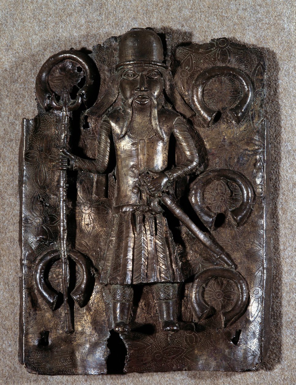 Arti decorative: piatto in ottone inciso da un guerriero portoghese. XVI secolo. Conservato a Vienna da Unknown artist