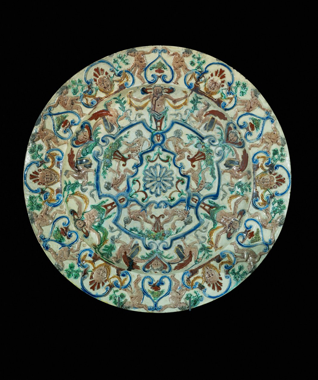 Piatto in faïence, decorato con ornamenti a grottesche ... da Unknown artist
