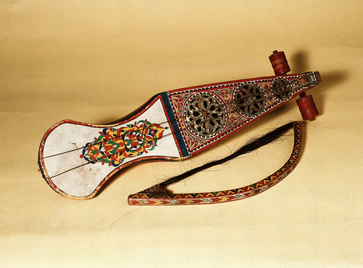 Strumento a corda; rabab. Originario del Nord Africa da Unknown artist