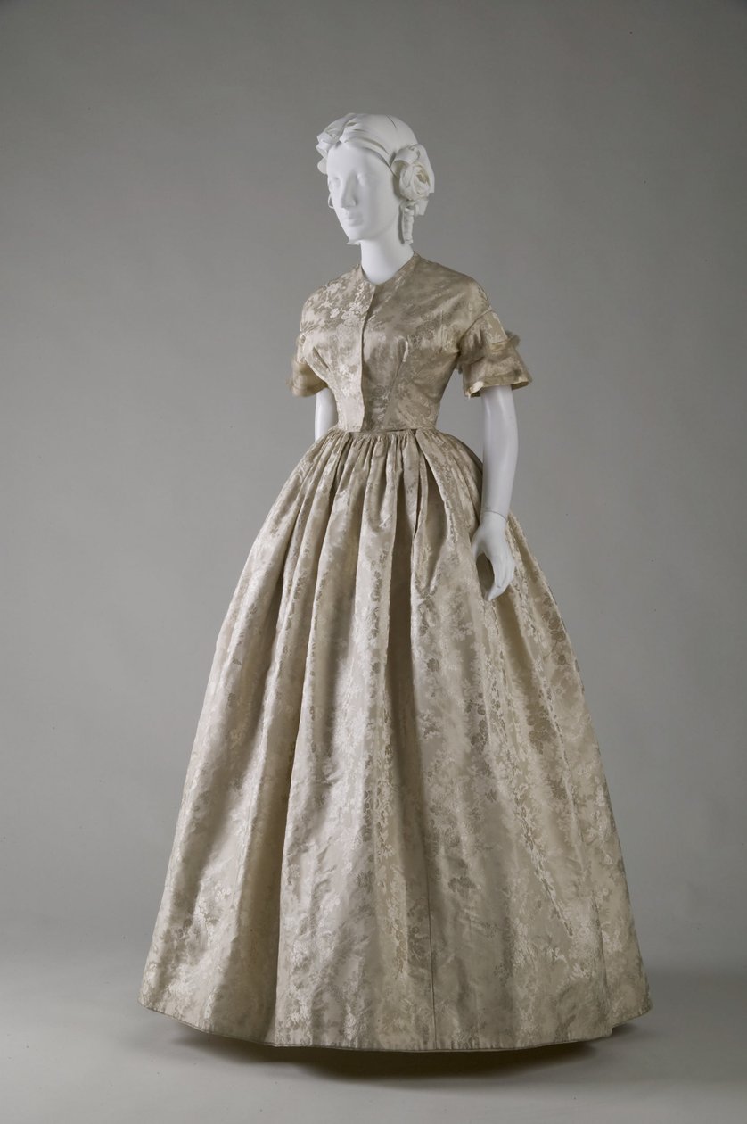 Abito da sposa (vista frontale obliqua) da Unknown artist