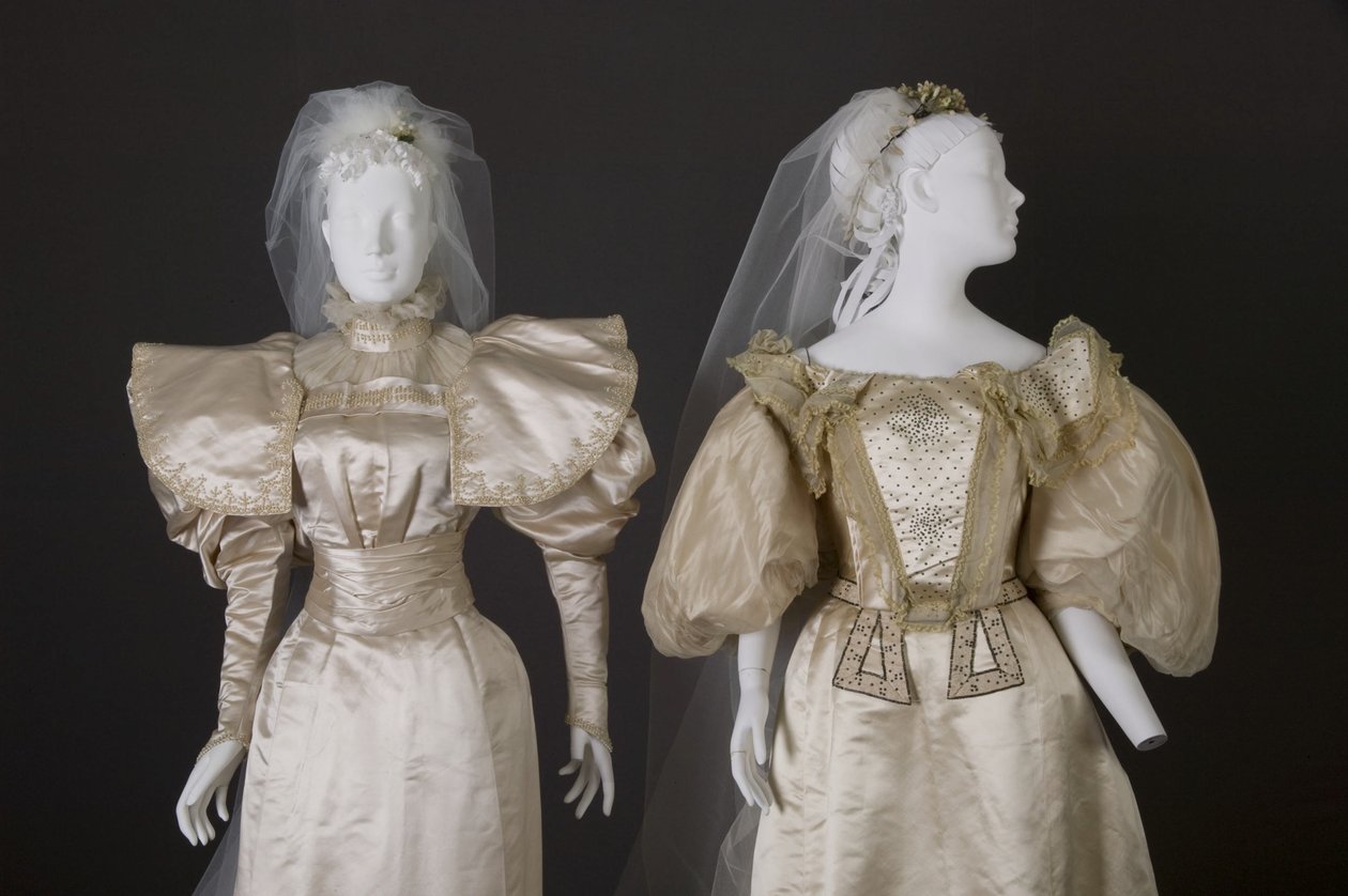 Abiti da sposa da Unknown artist