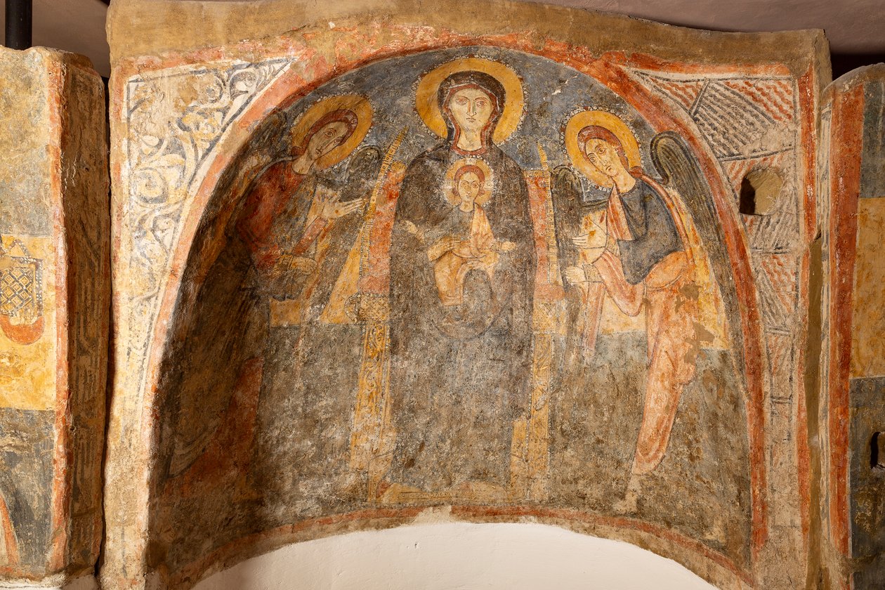 Madonna con Bambino tra gli arcangeli da Unknown artist