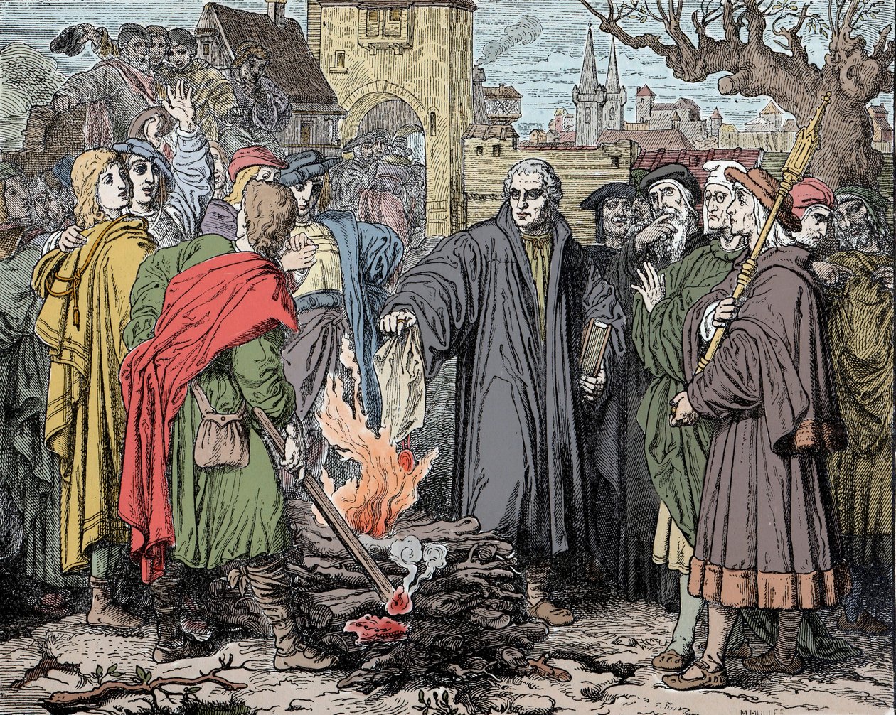 Martin Lutero (1483-1546) a Wittenberg brucia la bolla di scomunica emessa da Papa Leone X da Unknown artist