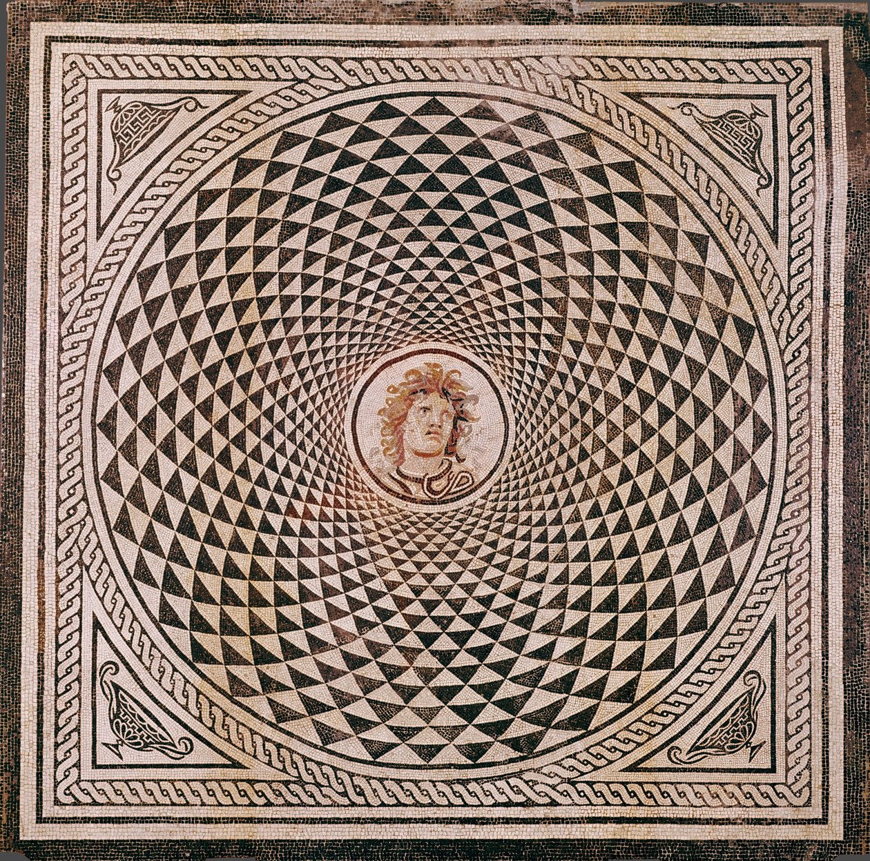 Pavimento a mosaico con testa di Medusa da Unknown artist