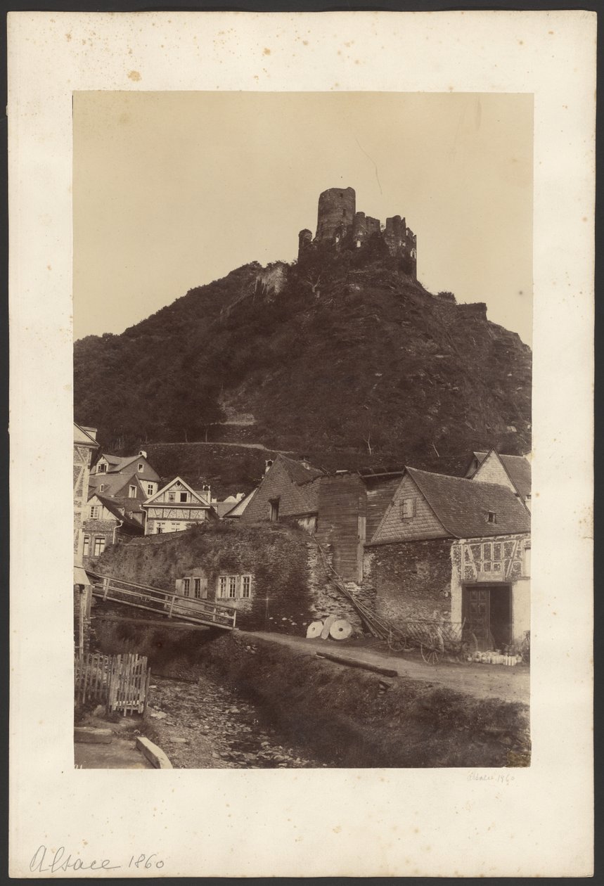 [Rovine del castello che domina la città] da Unknown artist