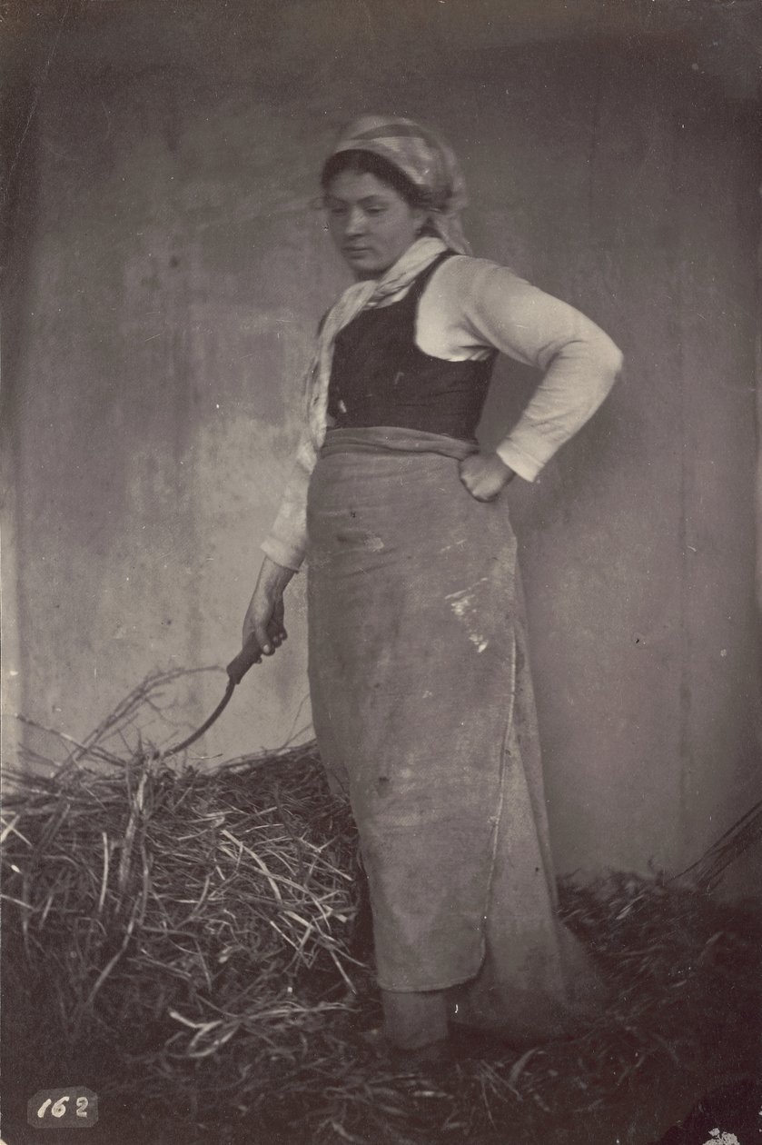 [Donna in piedi con la falce] da Unknown artist