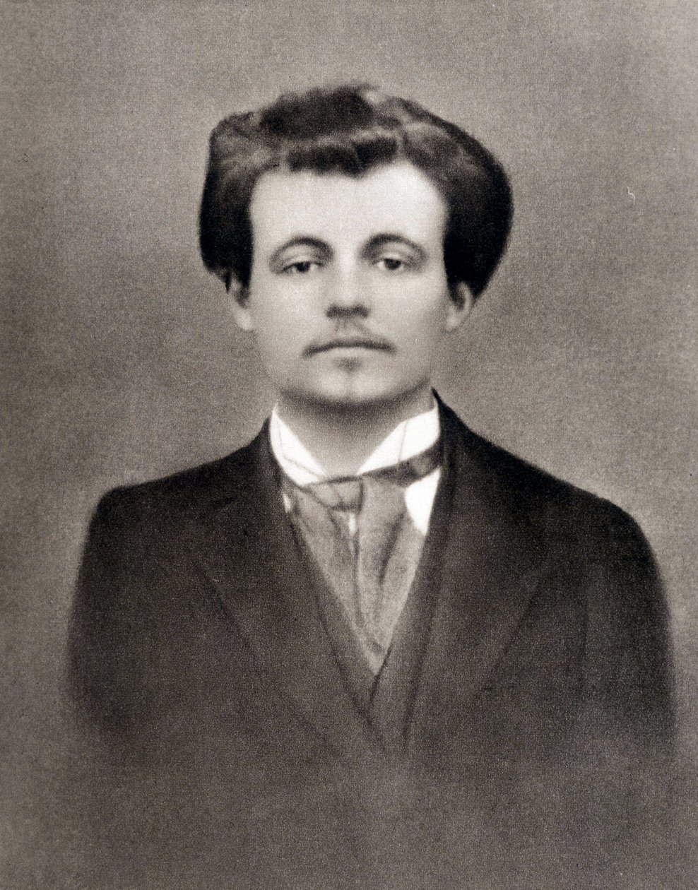 Alfred Jarry, 1900 circa (foto b/n) da Unknown photographer
