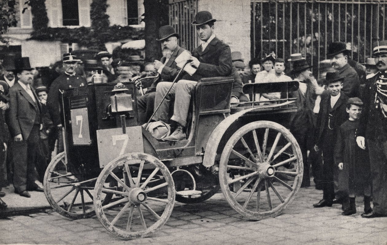 Concorrenti in una gara di auto senza cavalli, automobile da Unknown photographer