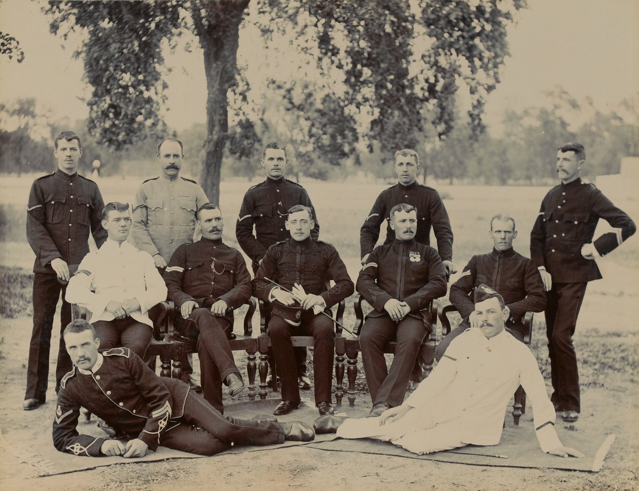Caporali della Compagnia C, 1° Battaglione del Reggimento di Bedfordshire, circa 1890 da Unknown