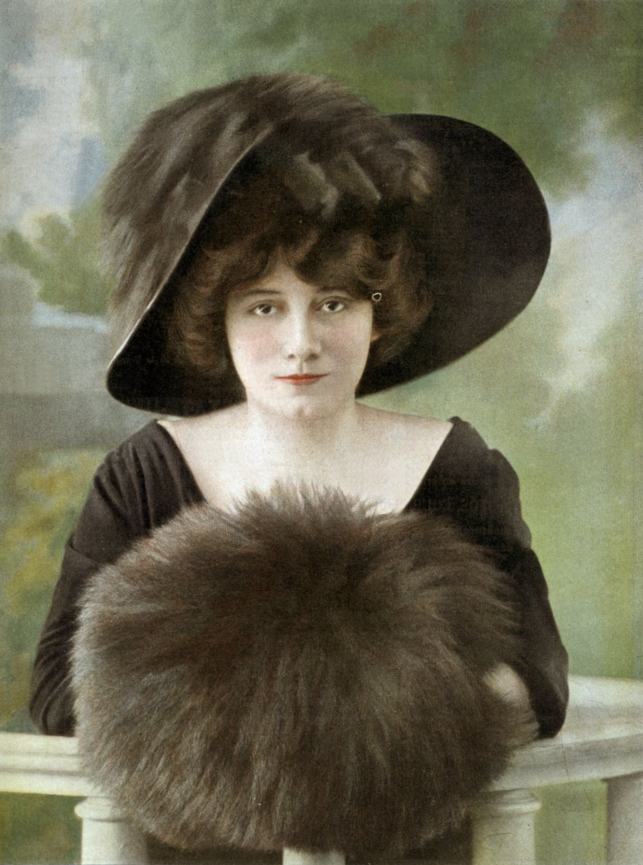 Comico francese Cora Laparcerie (1875-1951) foto dal giornale francese "Le Theatre" 1 gennaio da Unknown photographer