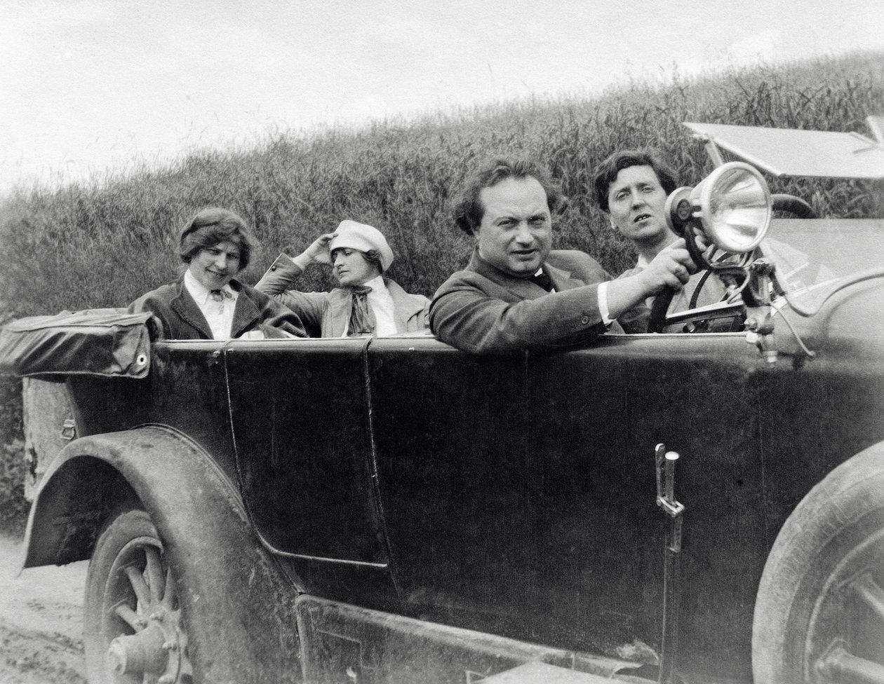Helene Berg, Alma Mahler, Franz Werfel e Alban Berg fotografati in auto da Unknown photographer