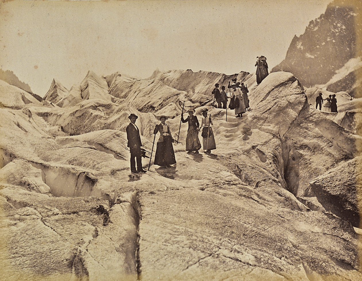 Escursionisti sul ghiacciaio "Mer de Glace" sul Monte Bianco, Chamonix, Francia da Unknown photographer