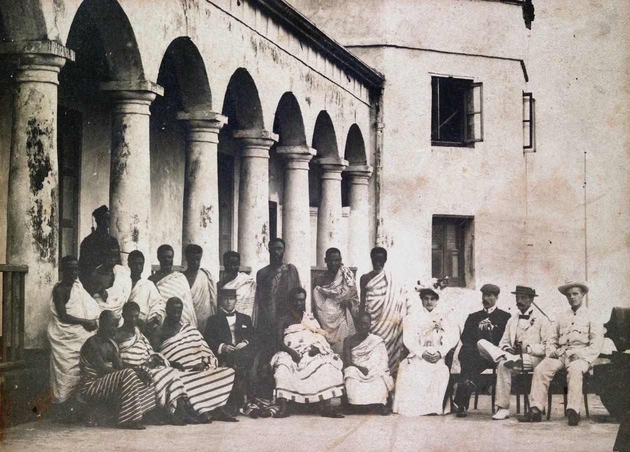 Re Prempeh e corte con il Dr de Groot e la Sig.ra de Groot al castello della Costa d