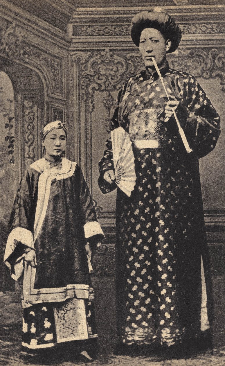 Les Monsters, il gigante della Cina. Fotografia, fine XIX secolo, Parigi. Collezione privata. da Unknown photographer