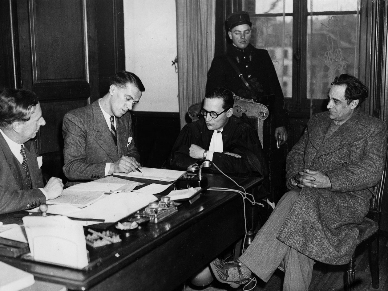 Marcel Petiot con il suo avvocato Rene Floriot, affare Petiot, 1946 circa (foto b/n) da Unknown photographer