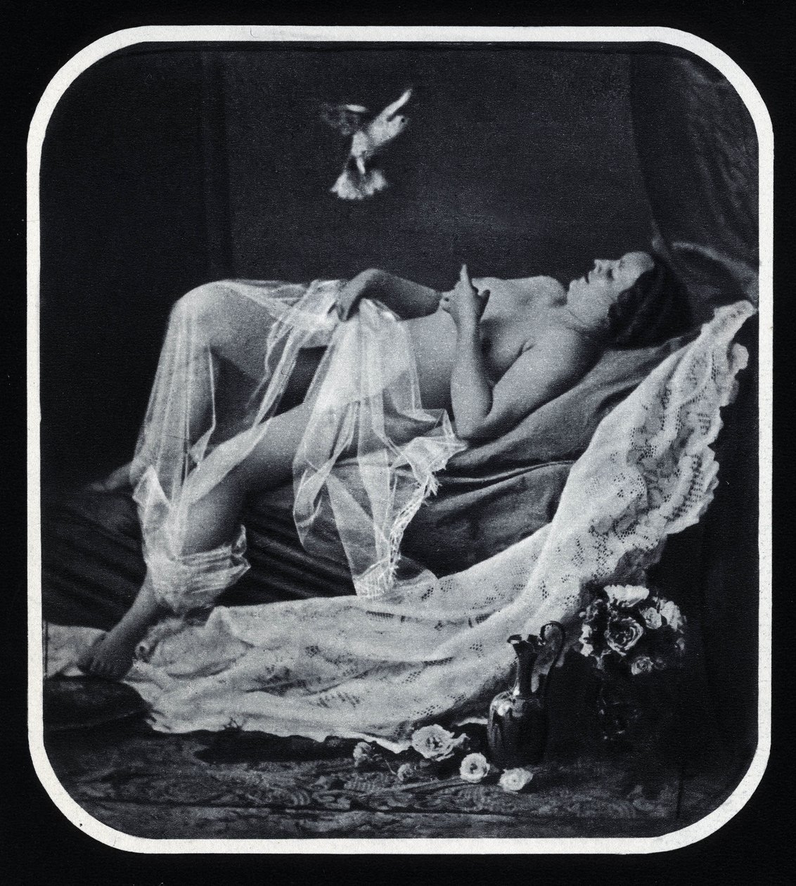 Donna nuda distesa intorno al 1850 Fotografia anonima da Unknown photographer