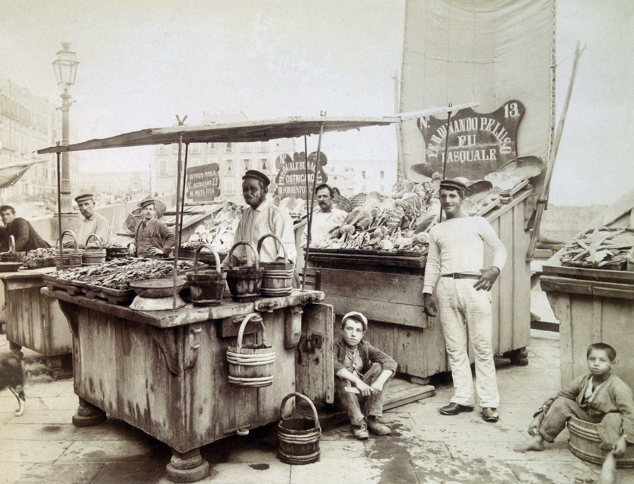 Venditori di ostriche di Santa Lucia a Napoli, fine XIX secolo da Unknown photographer