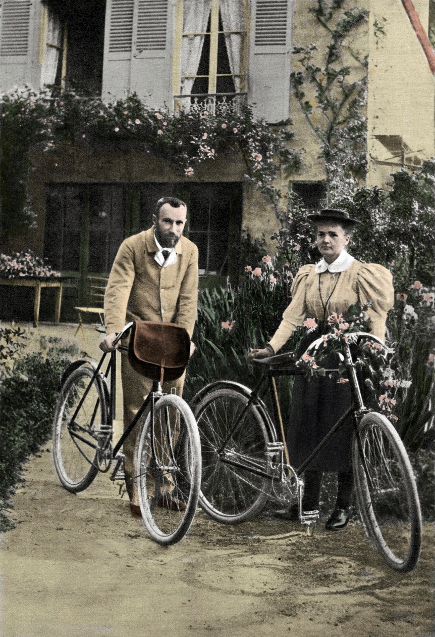Pierre e Marie Curie nel loro giardino da Unknown photographer
