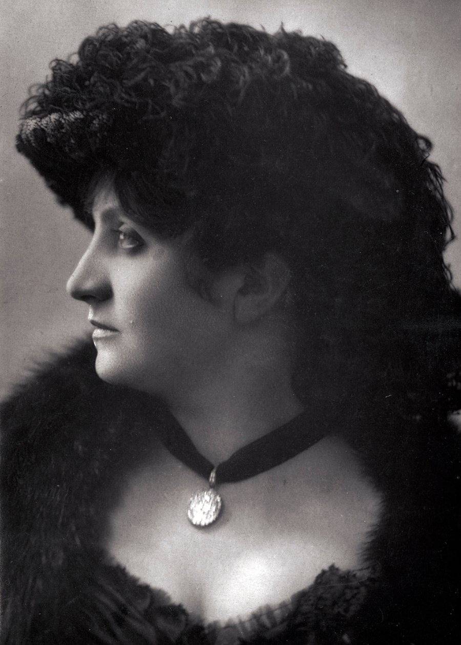 Ritratto di Pauline Patry (Jeanne Cécile Pesty) (1856-?) attrice francese della fine del XIX secolo da Unknown photographer