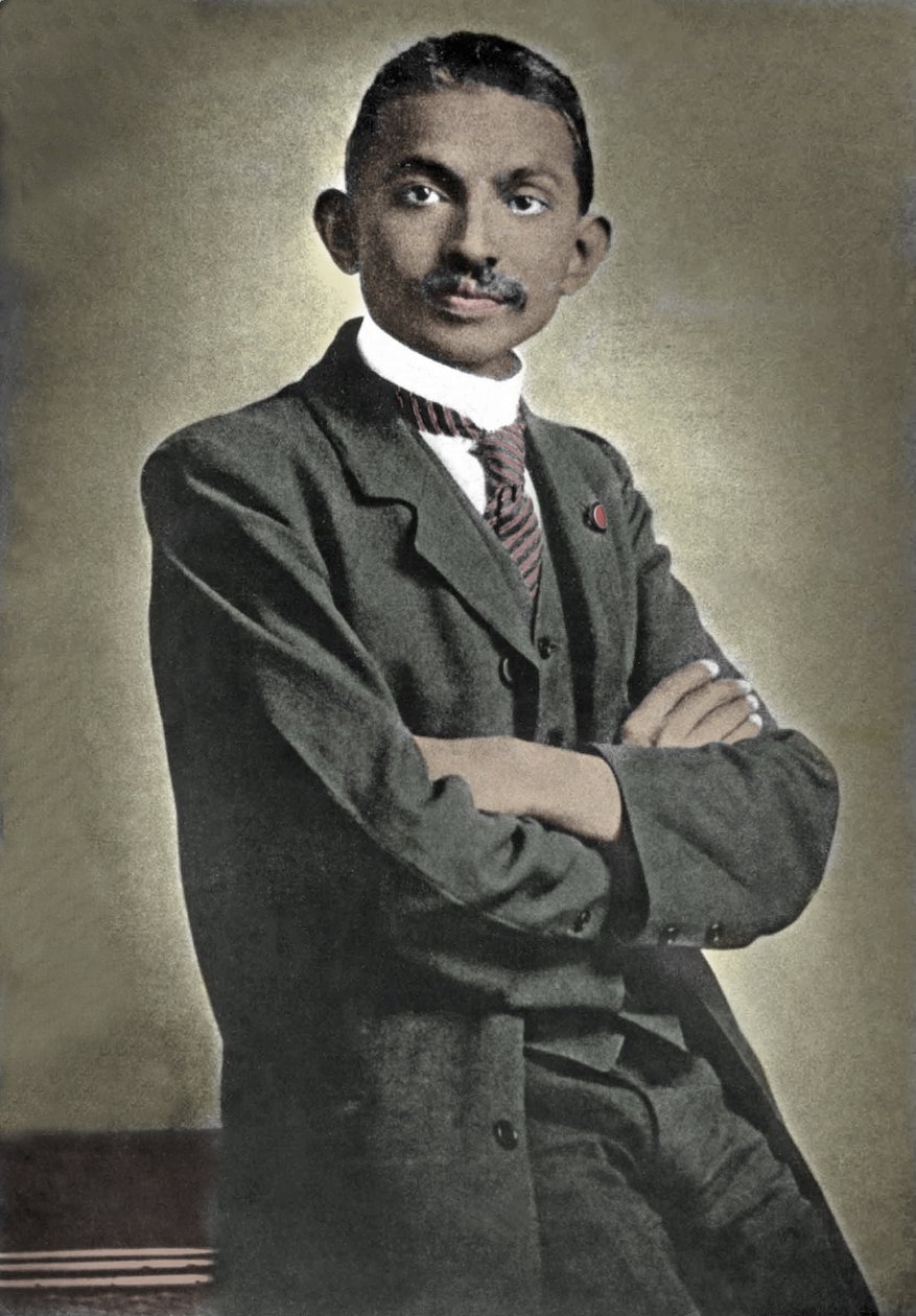Ritratto del leader politico Mohandas Karamchand Gandhi, noto come il Mahatma, leader politico e spirituale indiano da Unknown photographer
