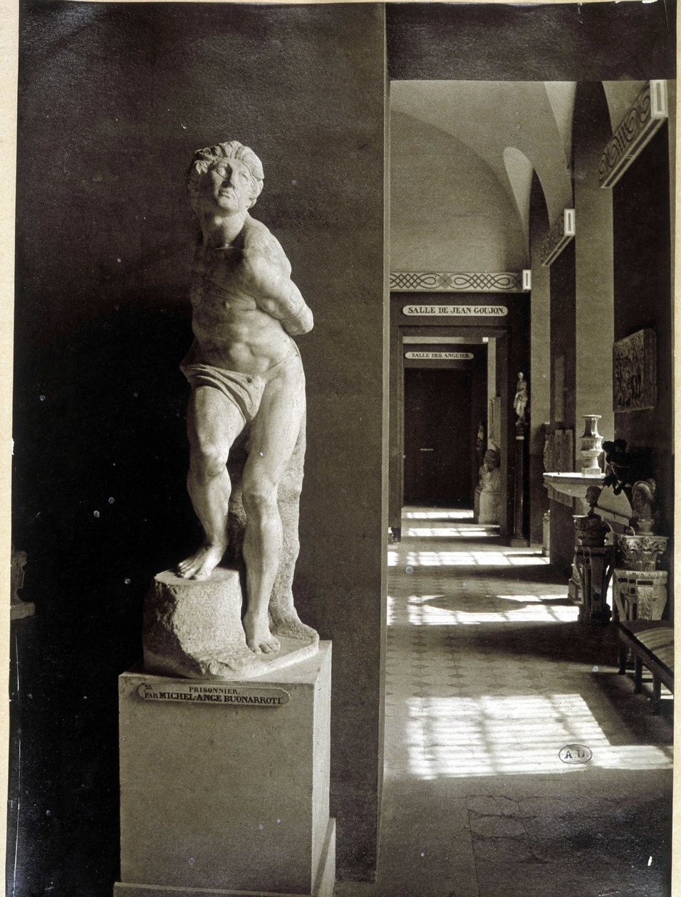 Il Louvre e "Il Prigioniero" di Michelangelo Buonarroti da Unknown photographer