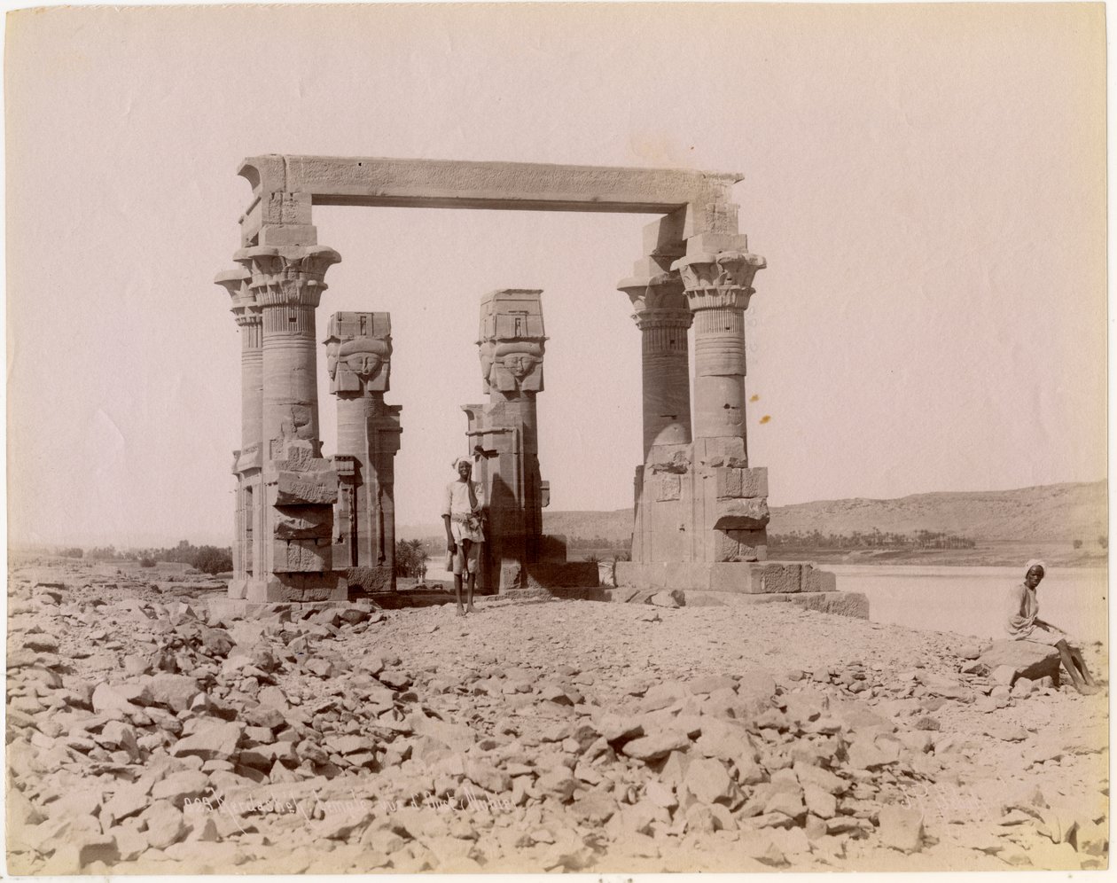 Il chiosco romano di Qertassi (oggi a New Kalabsha), visto da est, Egitto, fotografia di Edition J P Sebach, ca 1890 da Unknown photographer