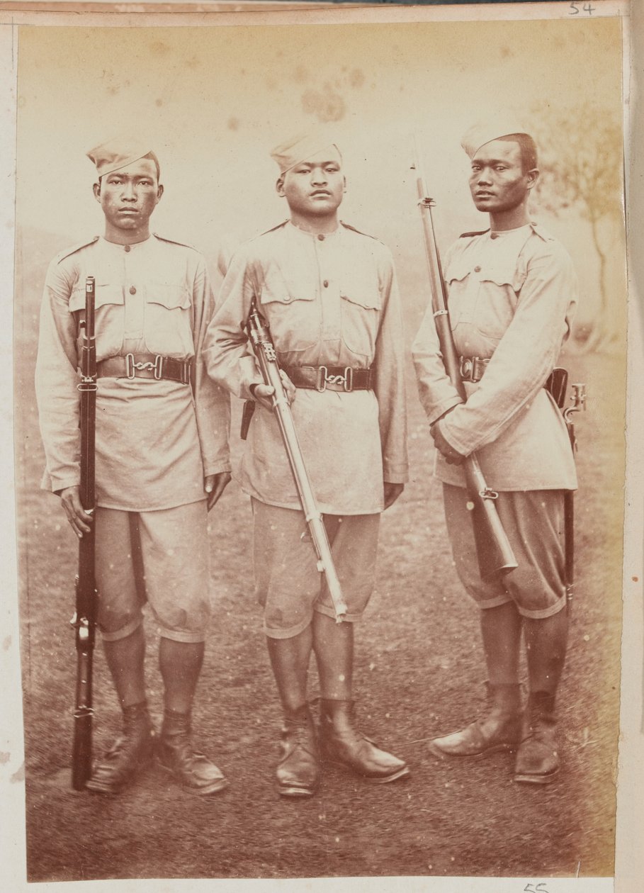 Tre soldati del 4° Reggimento Gurkha (Fucilieri) da Unknown photographer
