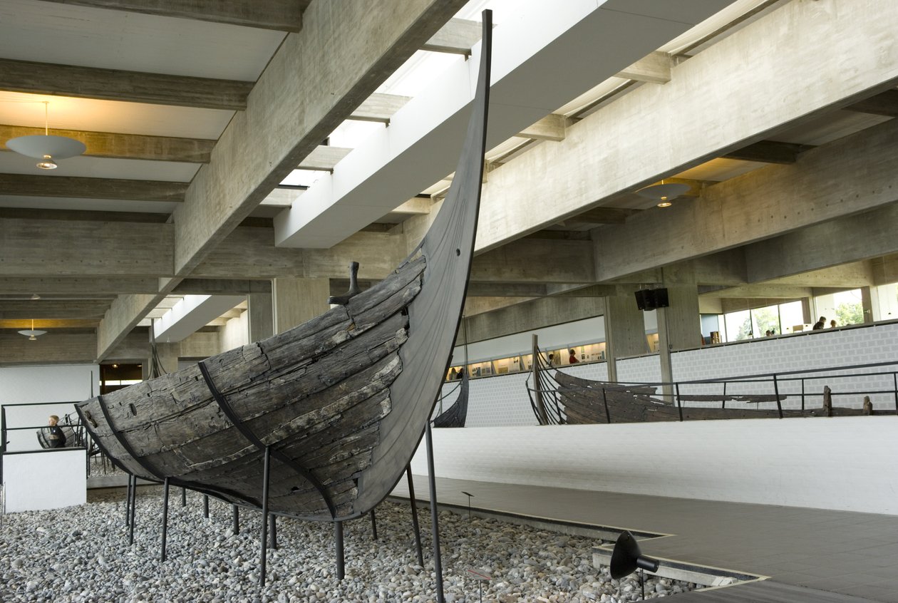 Una longboat conservata e ricostruita da Viking